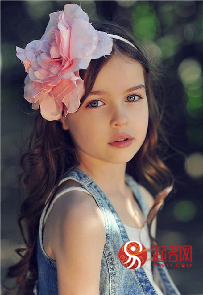 清秀脱俗女孩名,清丽脱俗的女孩特征