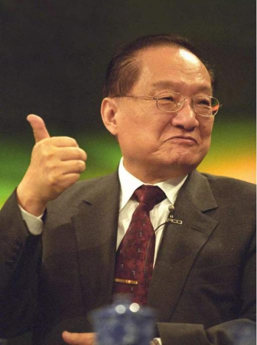 余秋雨文笔怎么样,余秋雨论文化