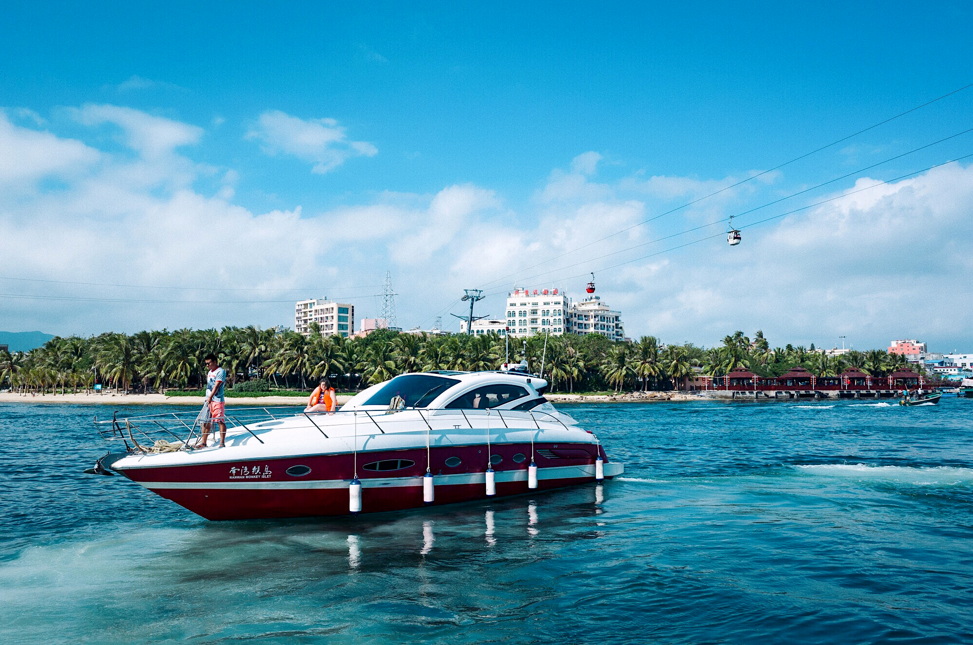 距离三亚60公里处有一个秘境，以“七彩沙滩”著称，知道的人不多