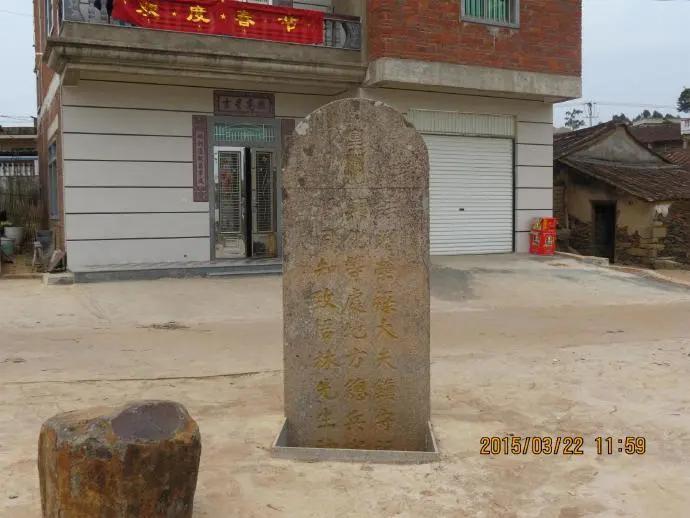 佛潭简介,佛崖石刻