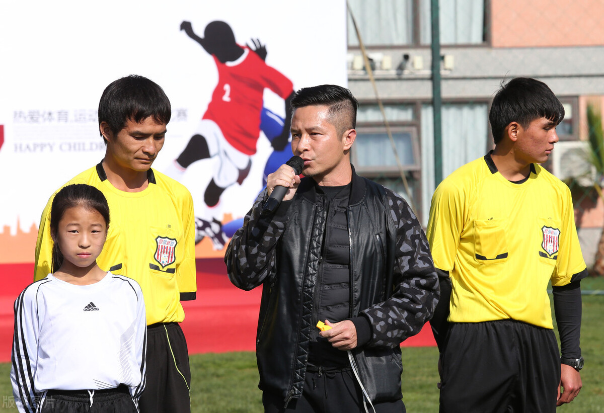 为什么外国教练来指导中国队,为什么外国教练带不动足球