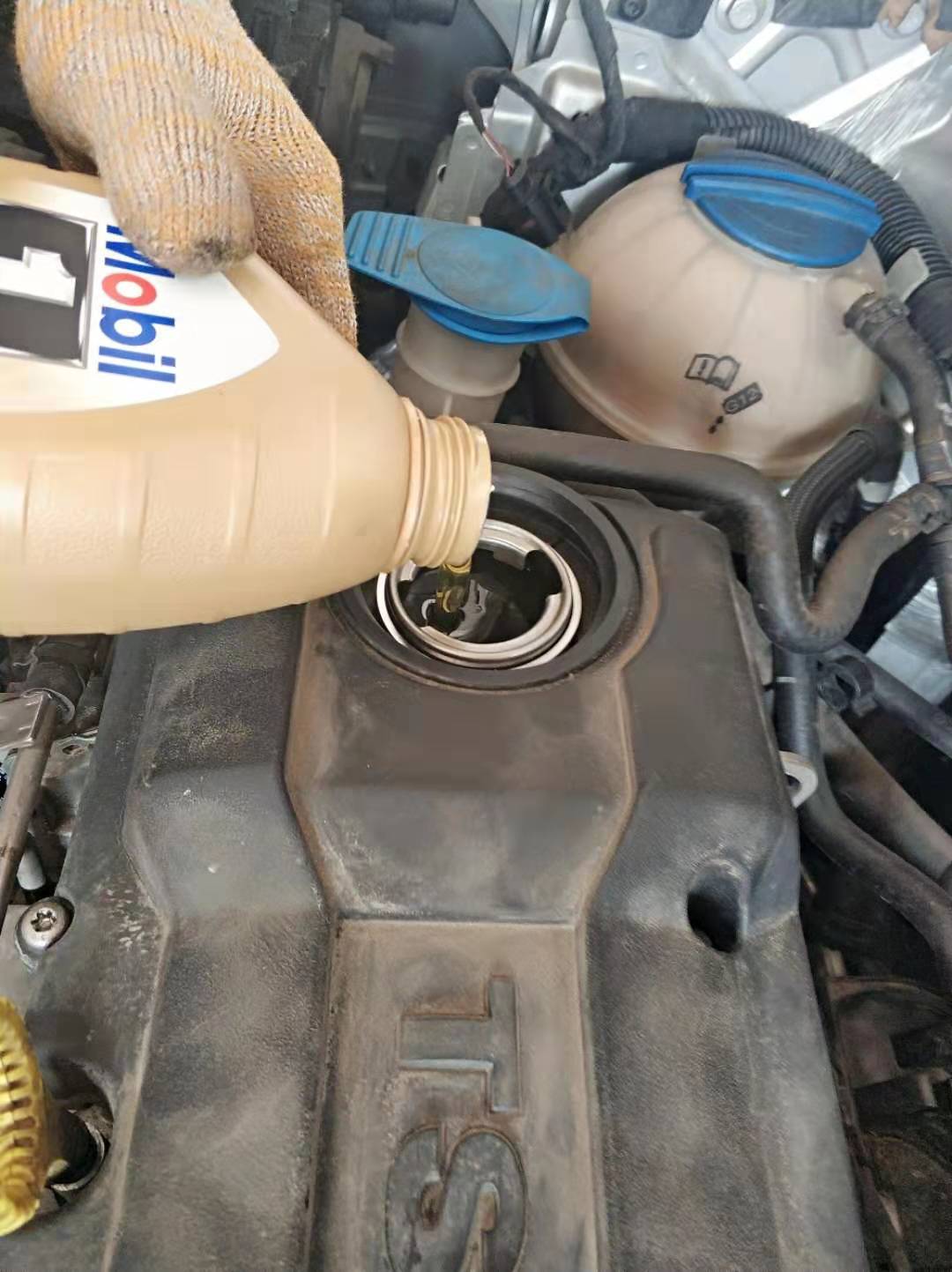 一失手买个大众赔了1万多。。。。伤透了心