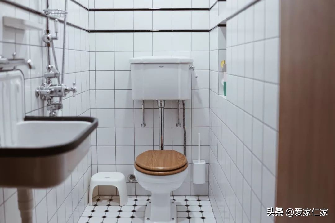 她买下32㎡上海老旧学区房，为女儿打造小桃园，20㎡超舒适大庭院