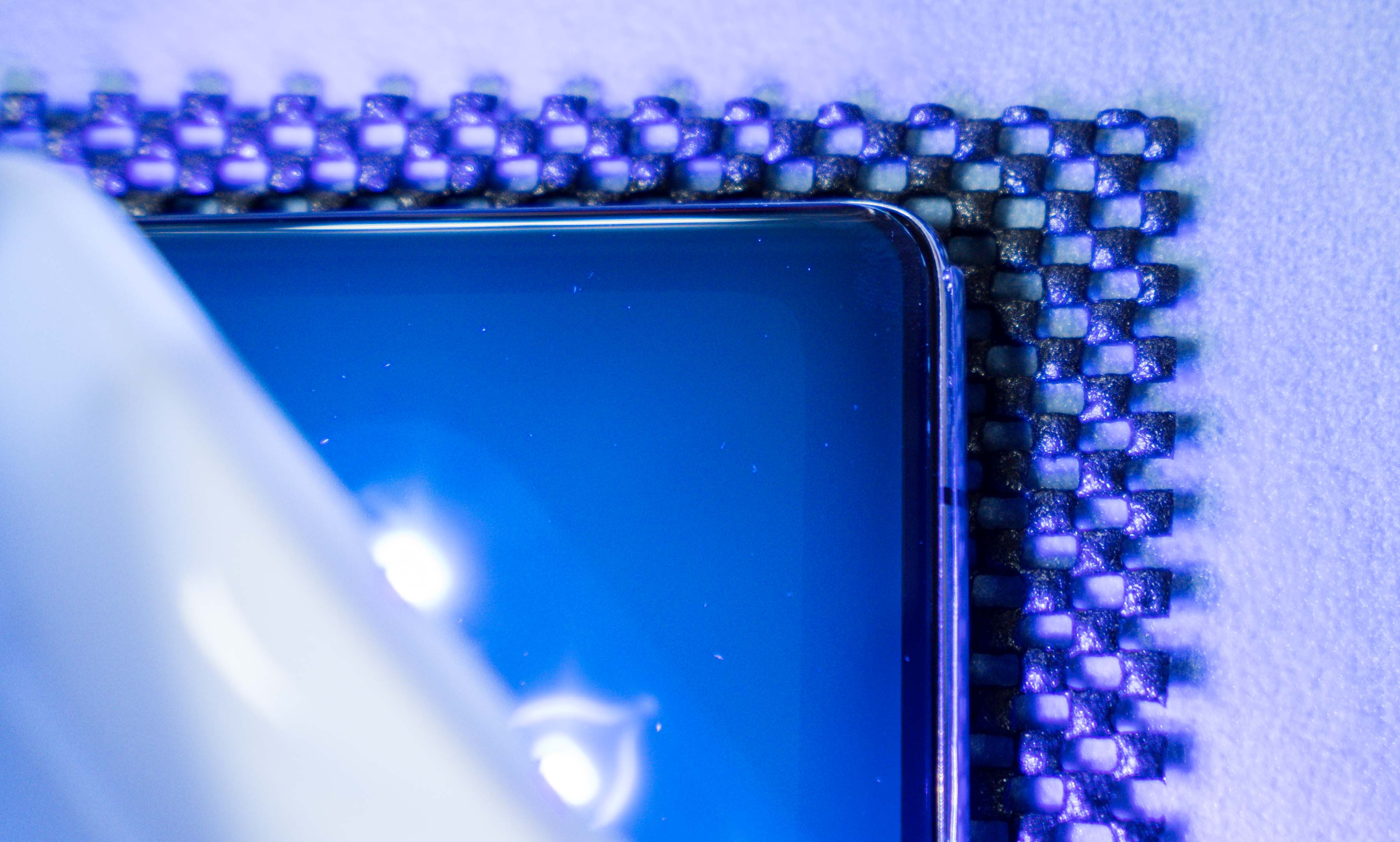 自己贴手机钢化贴膜的方法,钢化玻璃手机贴膜教程