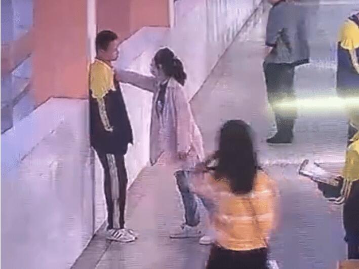 李玫瑾培养孩子厚脸皮,李玫瑾正确的和孩子沟通