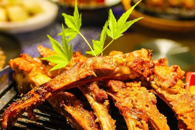 徐州第一高楼里排队不止哥老官！前5家店你可能都没吃过...