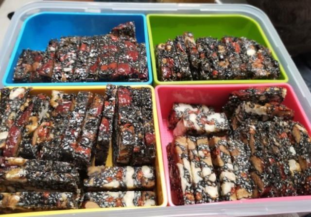 纯手工零添加阿胶糕吃出好气色,纯手工阿胶糕才能吃出好气色