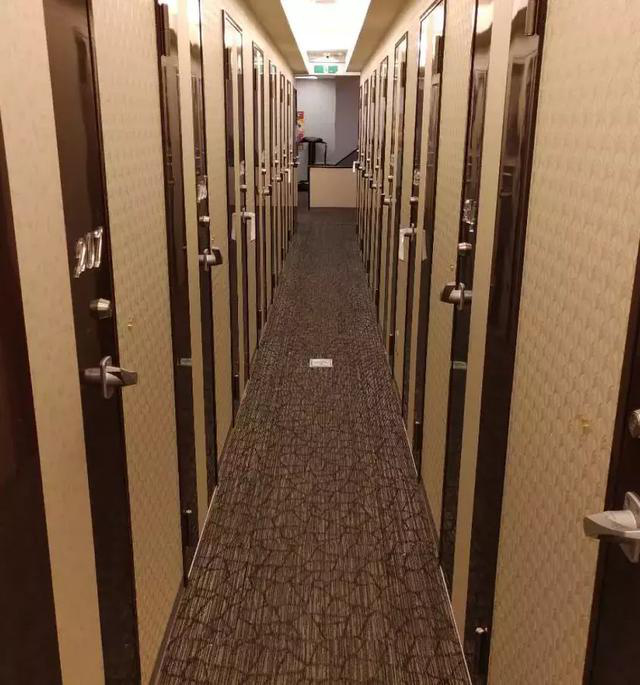 在岛国的网吧过夜是一种怎样的体验?