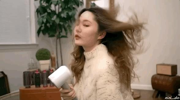 烫卷发不打理会自然变直吗,烫卷发不伤头发