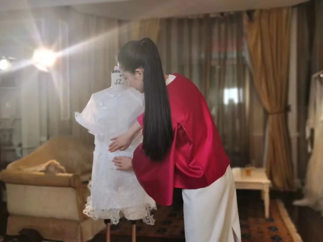 兰公子变身“巧手神探”百乐门老板娘|纸上刺绣,别具匠心