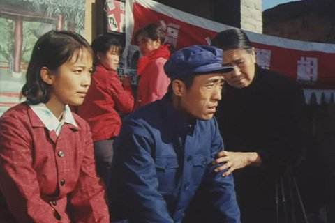 演员吕丽萍年轻时候照片,演员吕丽萍个子不高