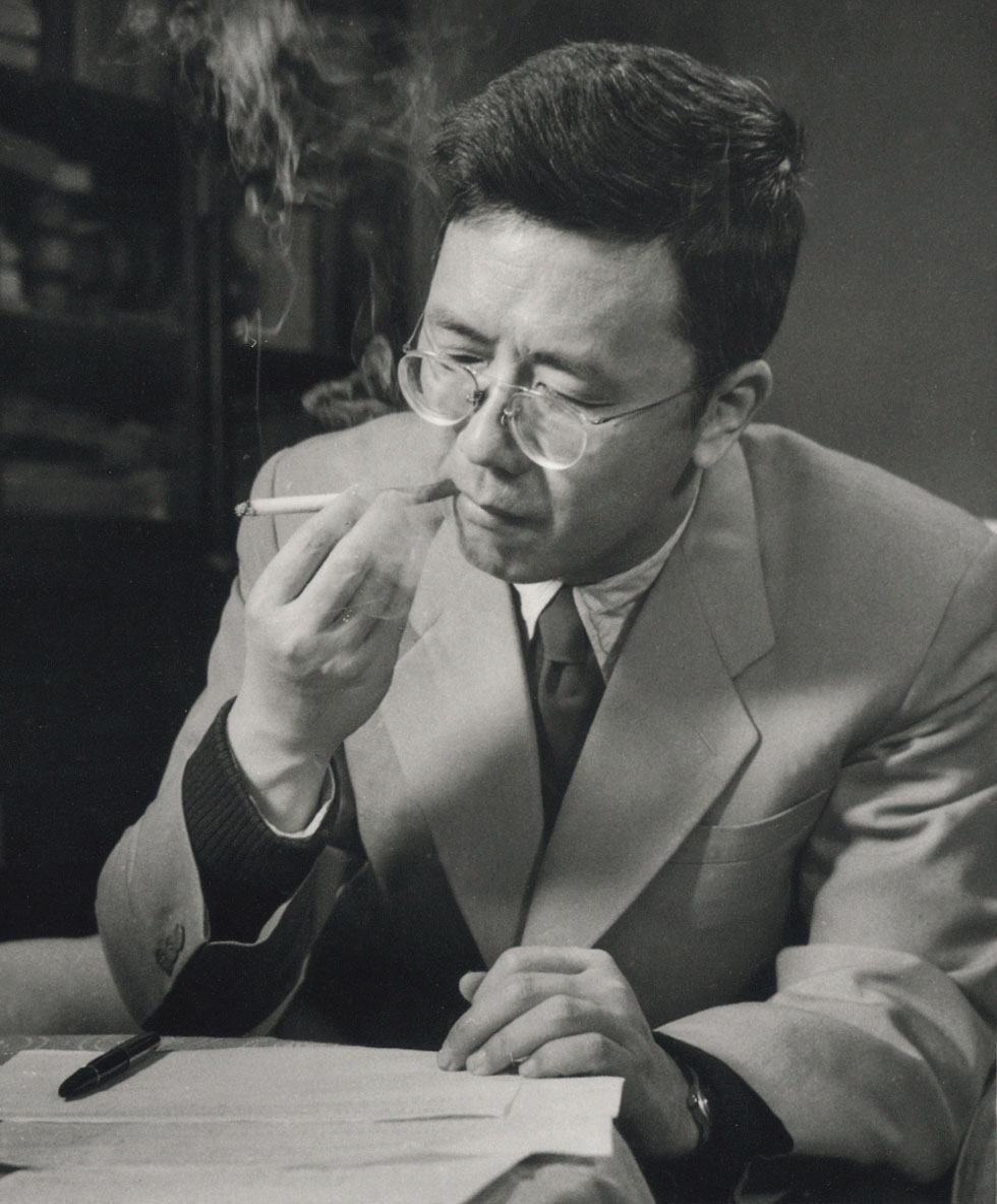 他是个神童13岁就考上了清华大学,他15岁考入北大19岁成为大学教师