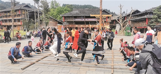 柳州融水苗寨风情,柳州市融水苗族自治县最大的苗寨