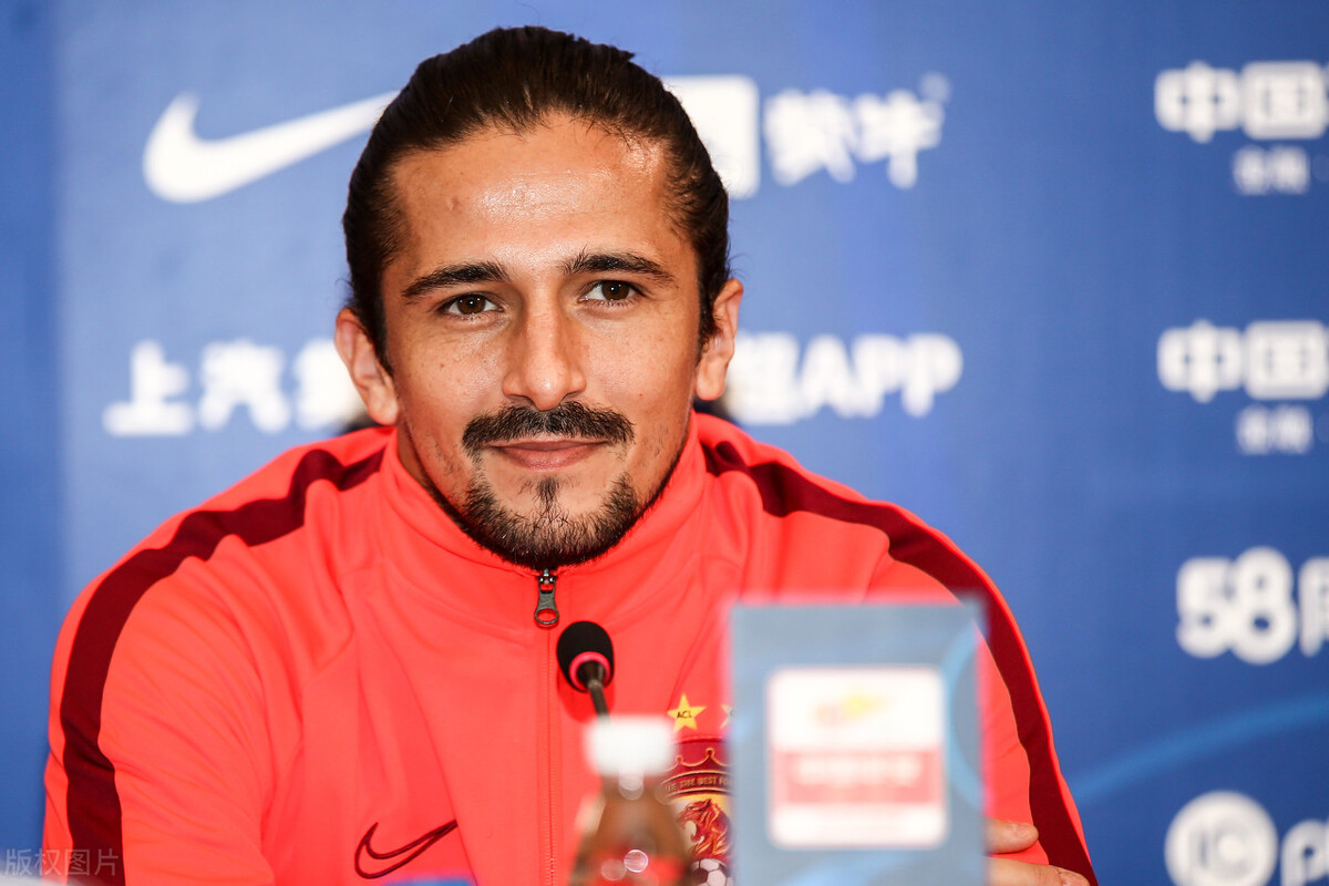 拍不好的中国电影，踢不好的中国足球