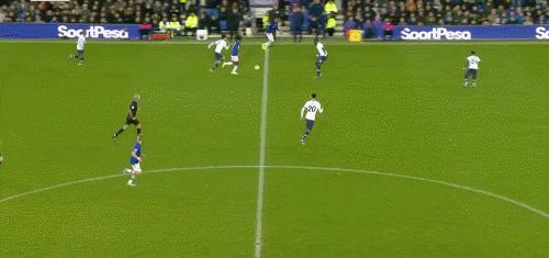 孙兴慜铲断对方腿崩溃回放,真正的亚洲一哥孙兴慜天才破门