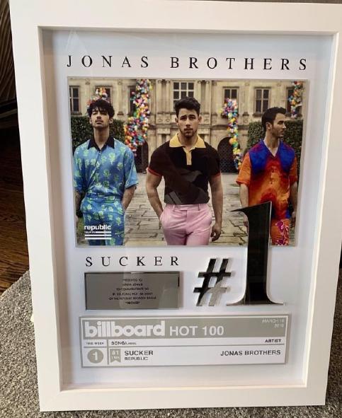 赛琳娜戈麦斯和麦莉赛勒斯,麦莉赛勒斯赛琳娜戈麦斯