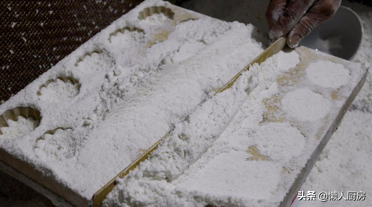 过年需要仪式感的年味,中国过年的传统年糕怎么做