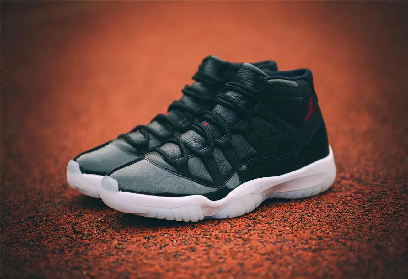 aj11季后赛和复刻有什么不同,aj11复刻是碳板吗