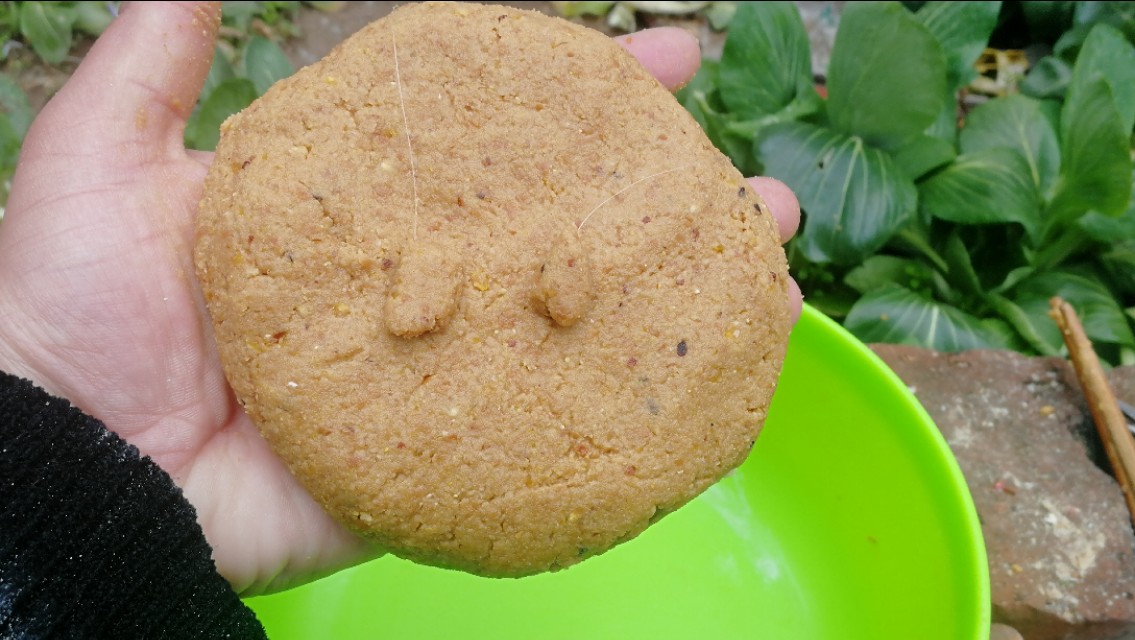 红虫蚯蚓颗粒搓饵拉饵哪种好,野钓用饵的配方