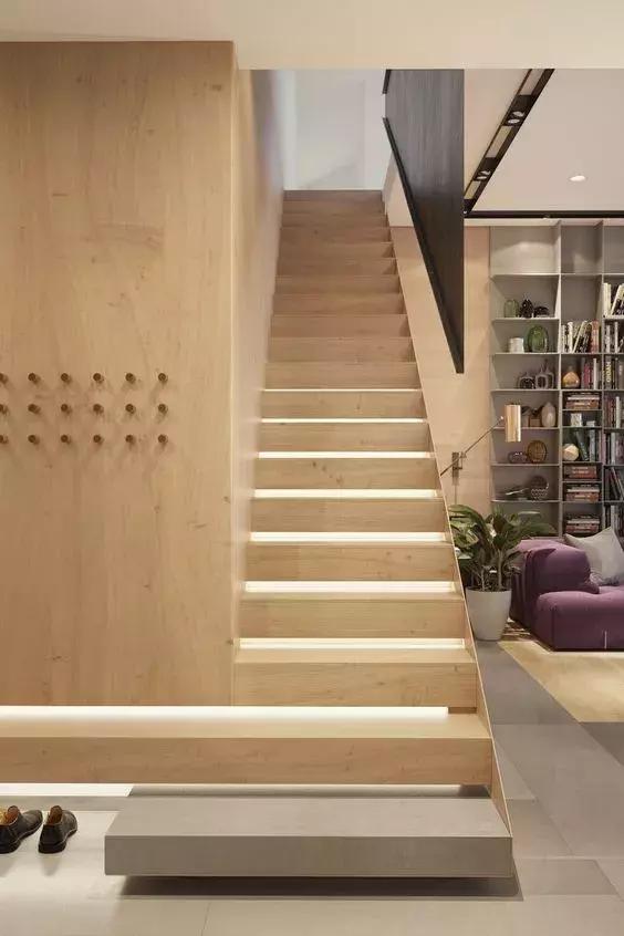 楼梯这样设计才惊艳,楼梯下空间怎么设计高级