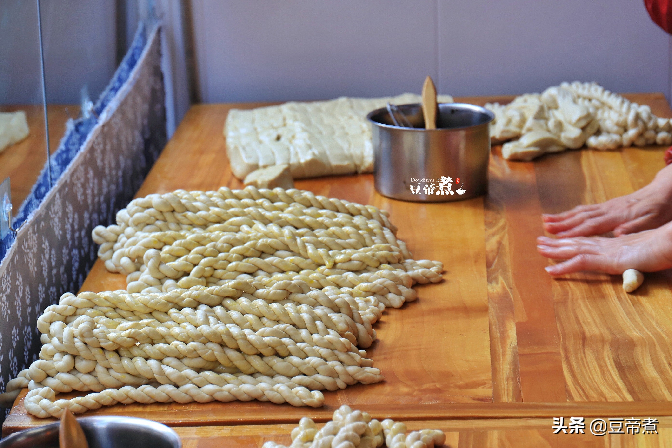 今年串门的亲戚全都不来了，我所准备的东西，够我闭关吃一个月