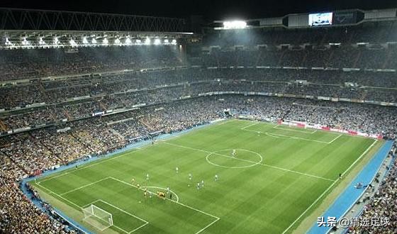 著名足球场图片,足球场唯美的图片