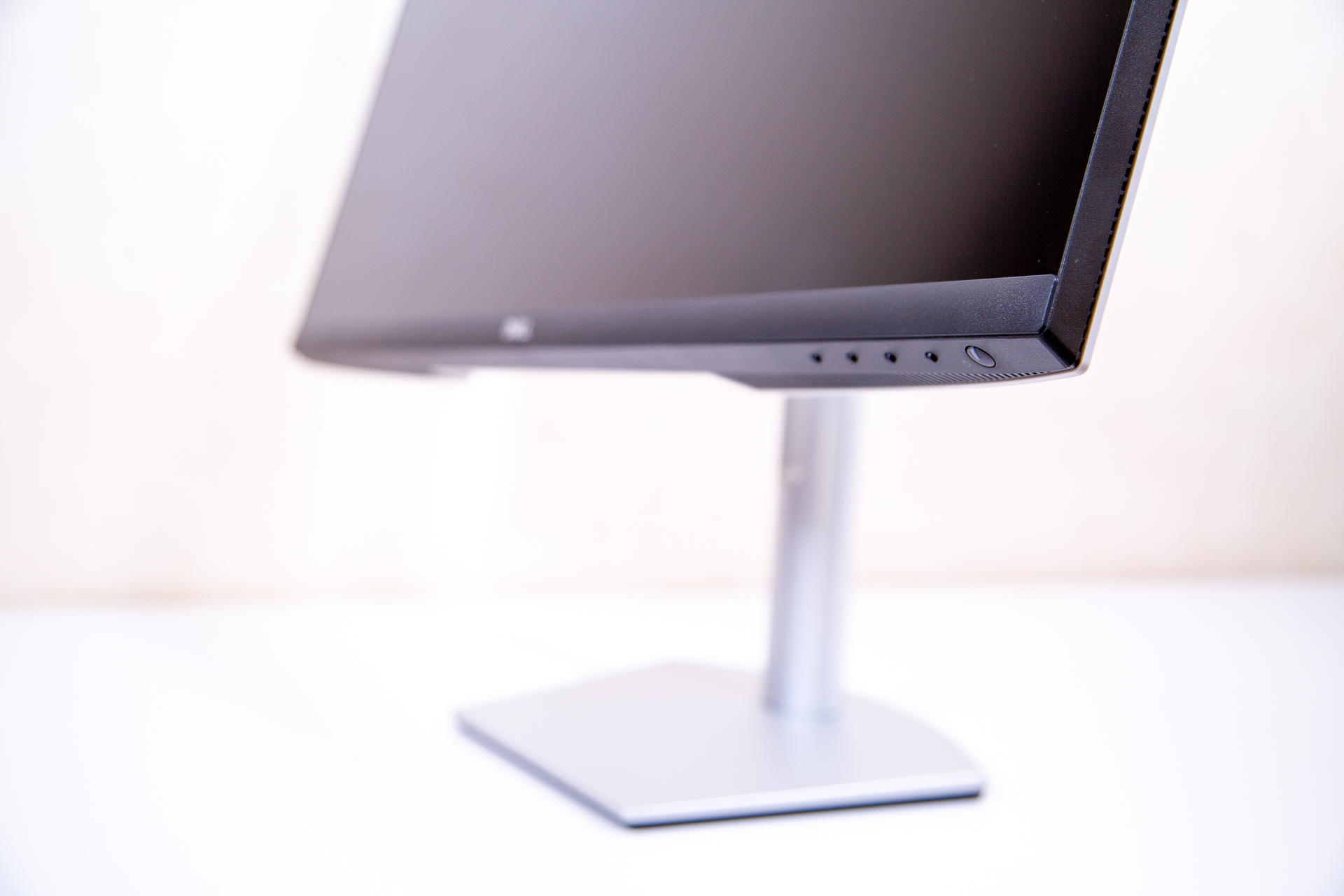 戴尔32寸4k显示器144hz测评,戴尔s2721qs显示器测评