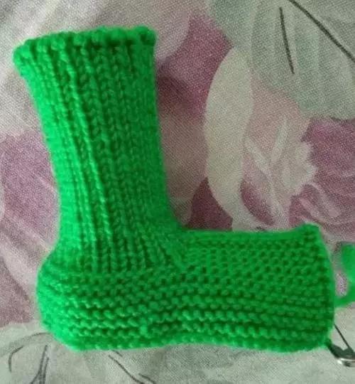 简单婴儿靴子毛线鞋,可爱款钩针宝宝鞋