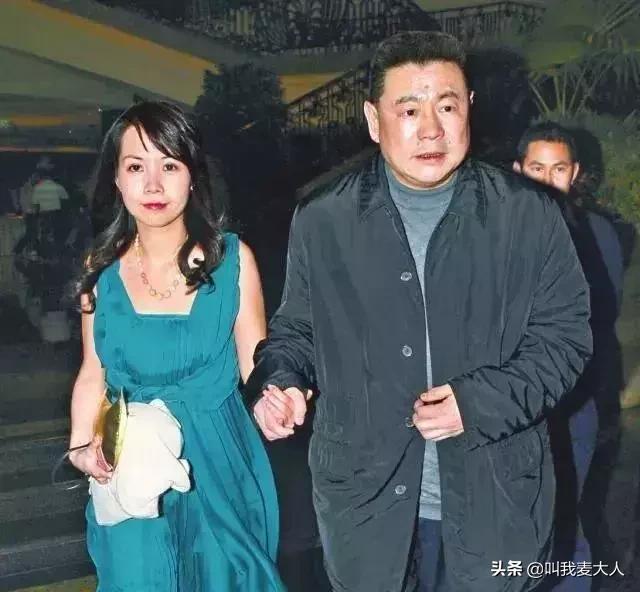 百亿富豪甘比,甘比李嘉欣哪个有钱