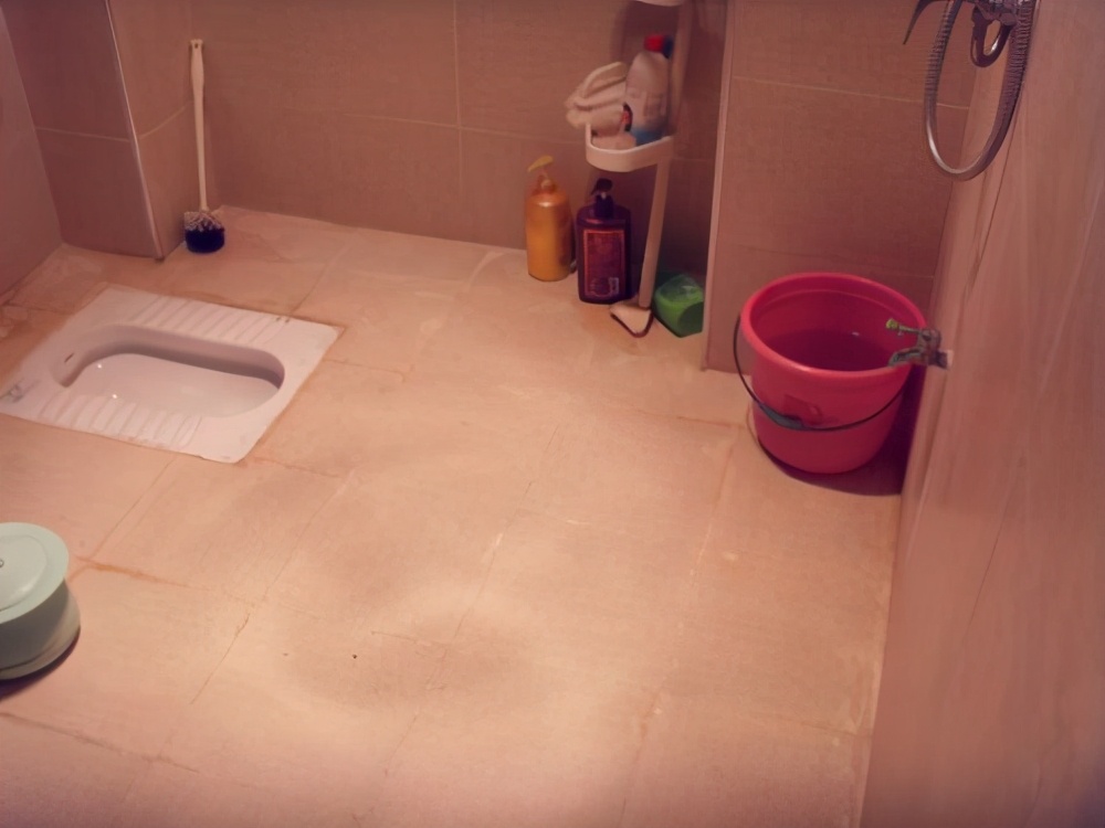 卫生间漏水用哪一种防水修补材料,防水补漏房屋漏水教程