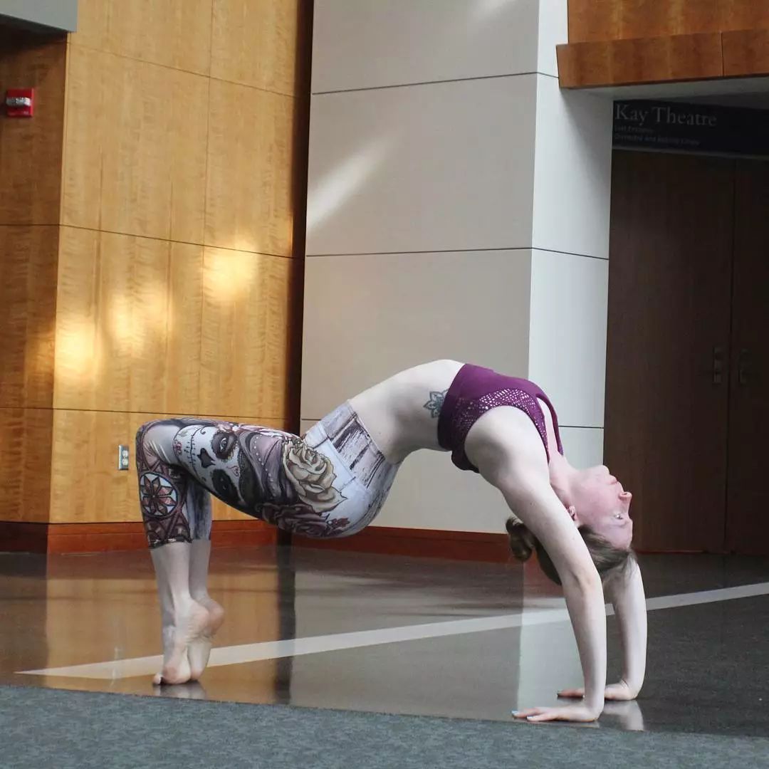 瑜伽紧致身体线条,瑜伽滋养紧致的体态动作