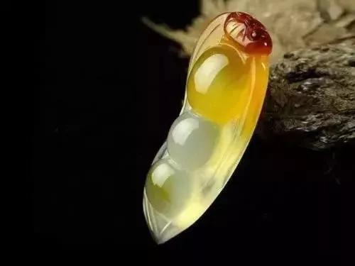 刘晓庆的翡翠手镯竟然价值一个亿,刘晓庆翡翠最值钱是哪款