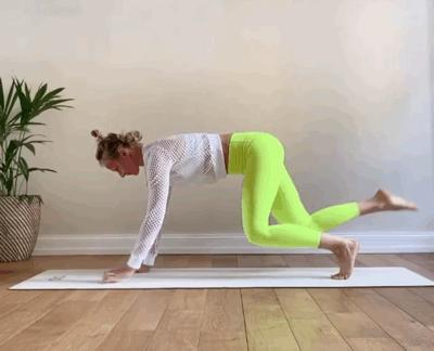 五个瑜伽动作14天拥有迷人少女背,想要撩人美背就练这6式瑜伽