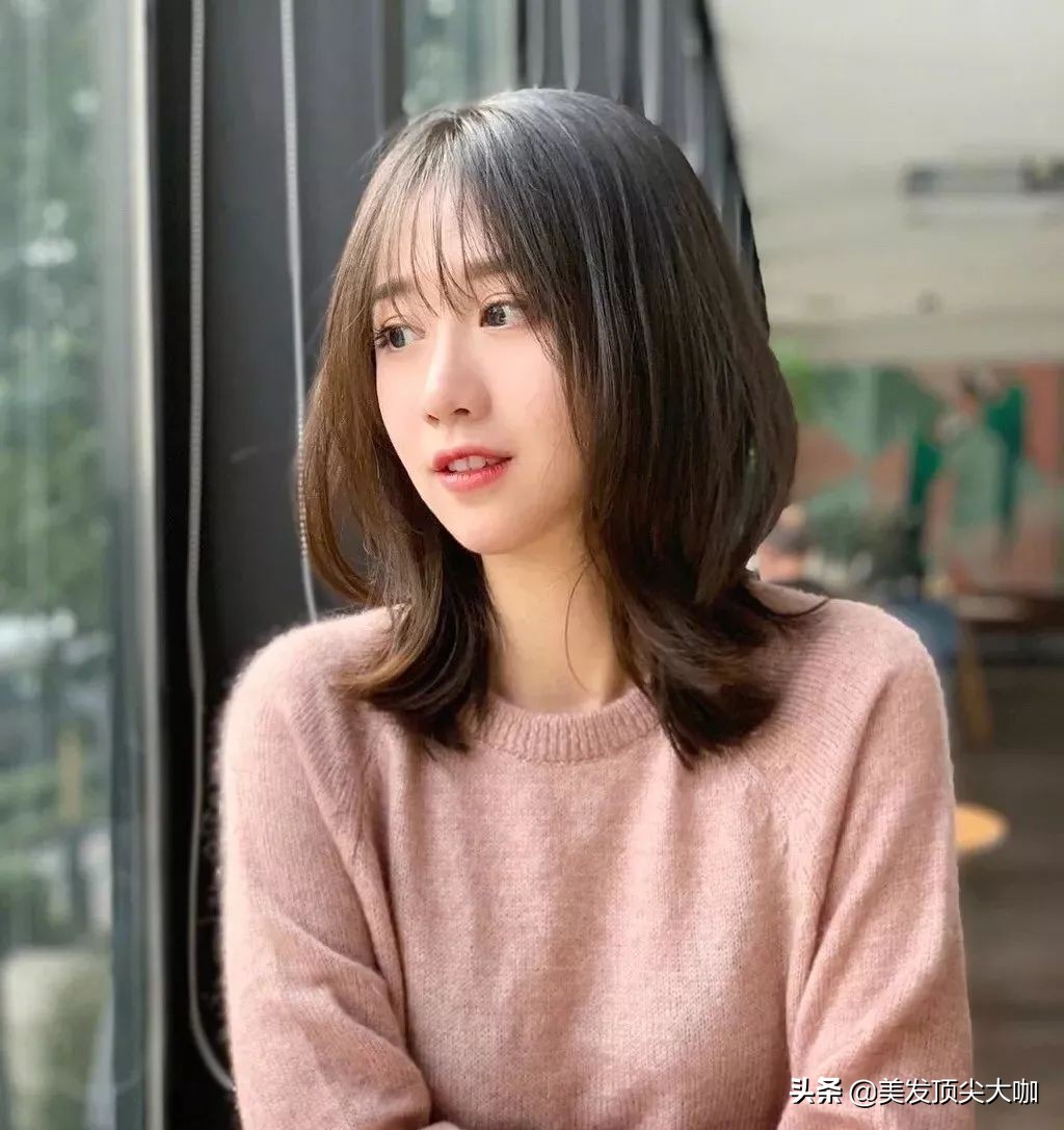 什么是弧度烫发,发量多显瘦烫发