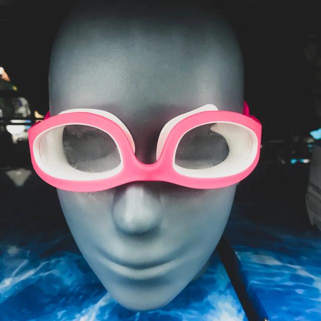 儿童游泳要泳帽吗,宝宝游泳用戴泳帽吗