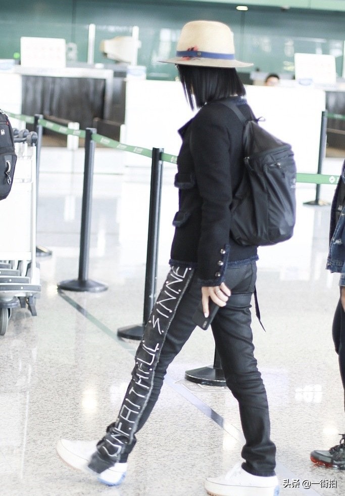 那英现在素颜近照曝光,歌坛一姐那英一笑而过