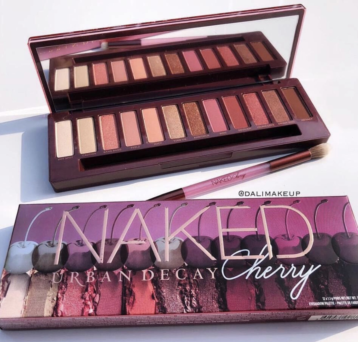 为什么挑不好眼影的女人，也挑不好男人？