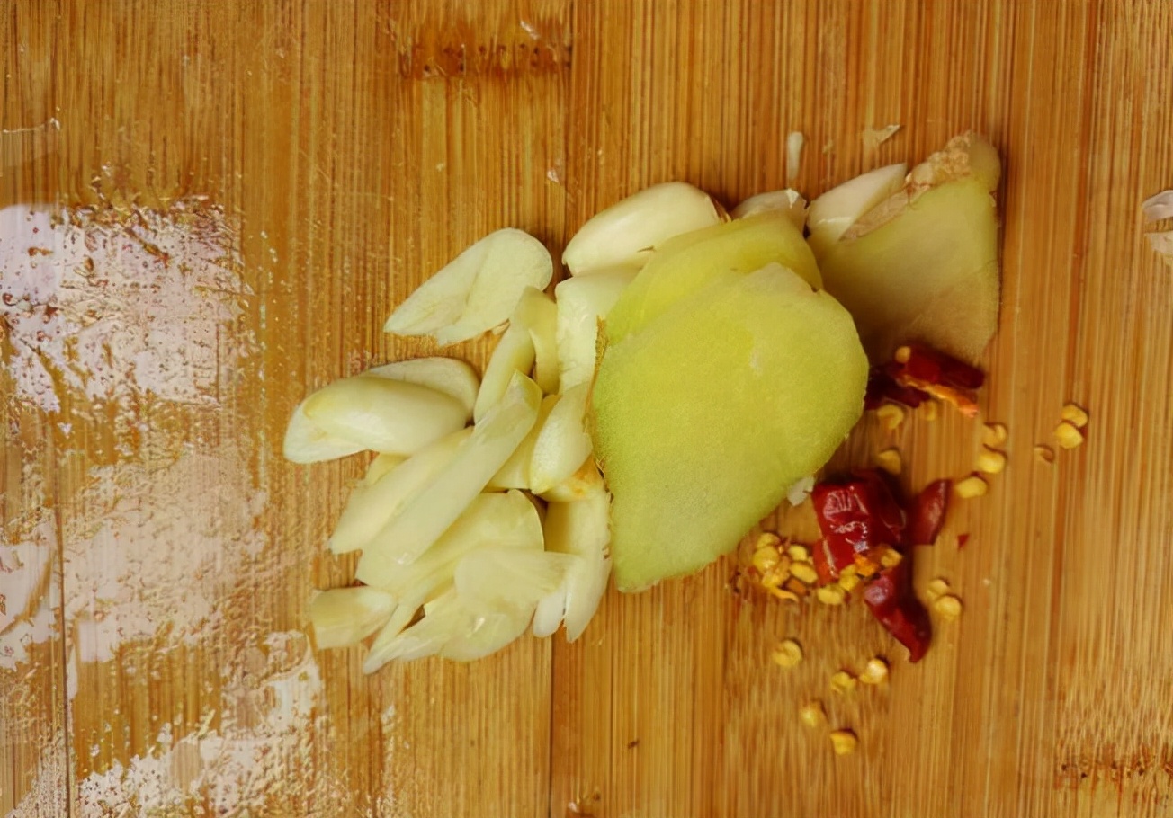 生姜真的能治脱发生发吗,生姜真的有防脱发的功效吗