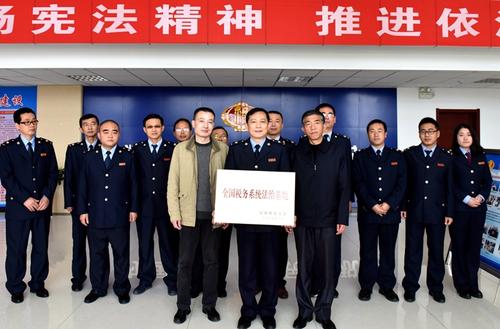 为啥都是公务员工资不一样,为什么很多公务员都很有钱