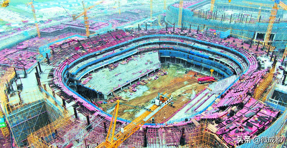 成都凤凰山足球场世预赛,亚洲杯成都球场