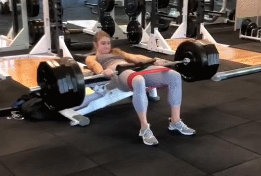 正确深蹲锻炼法锻炼臀肌,如何激活臀部肌肉比深蹲更有效