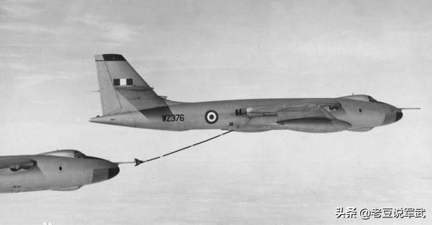 英国轰炸机v型,英国3v轰炸机