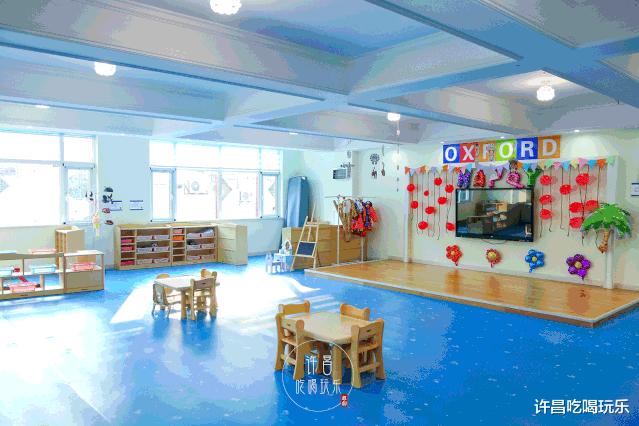高尔夫球场、外教老师、恒温游泳池，这是什么神仙幼儿园？