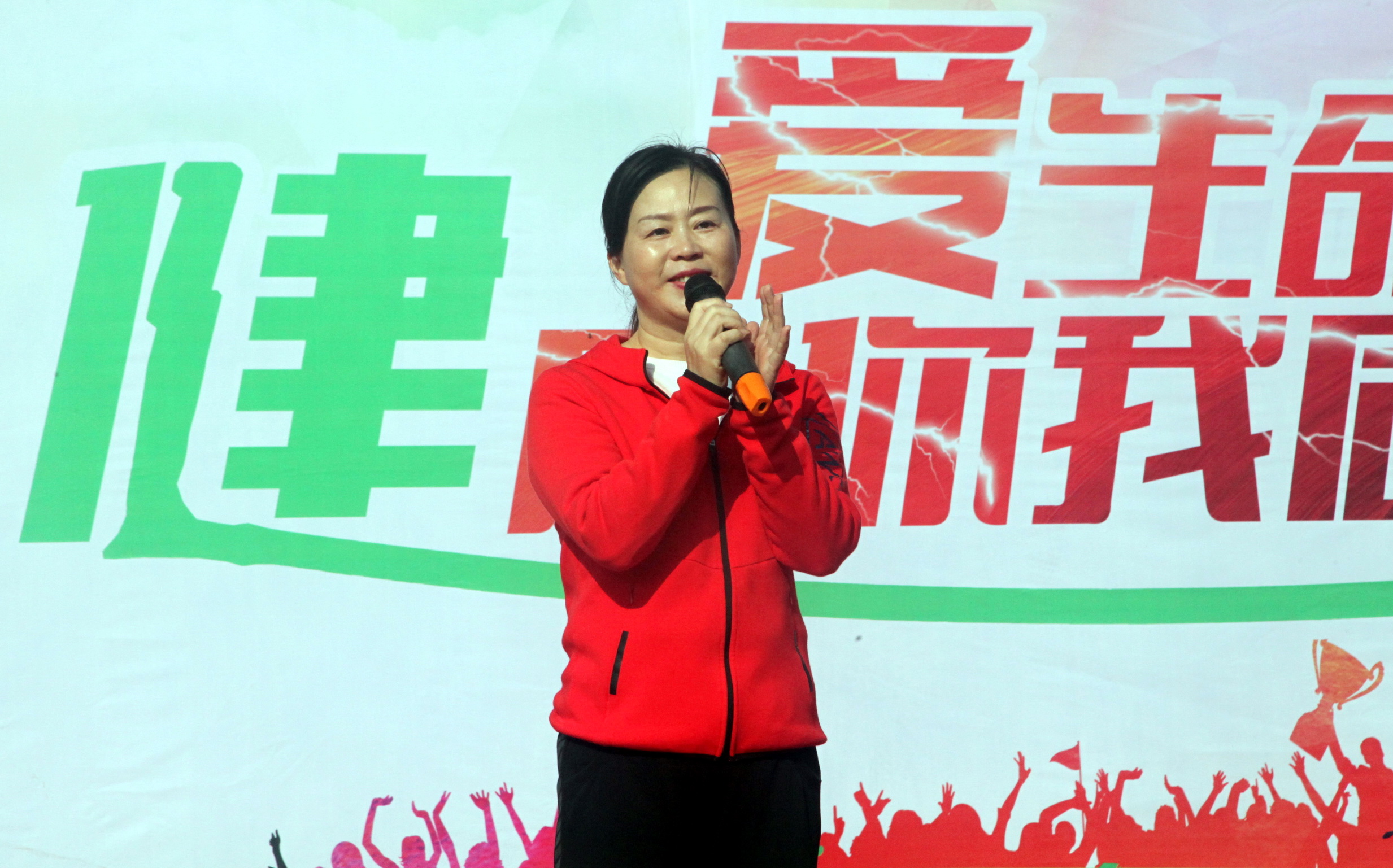 实验学校西校田径运动会开幕,区三小2019田径运动会开幕式