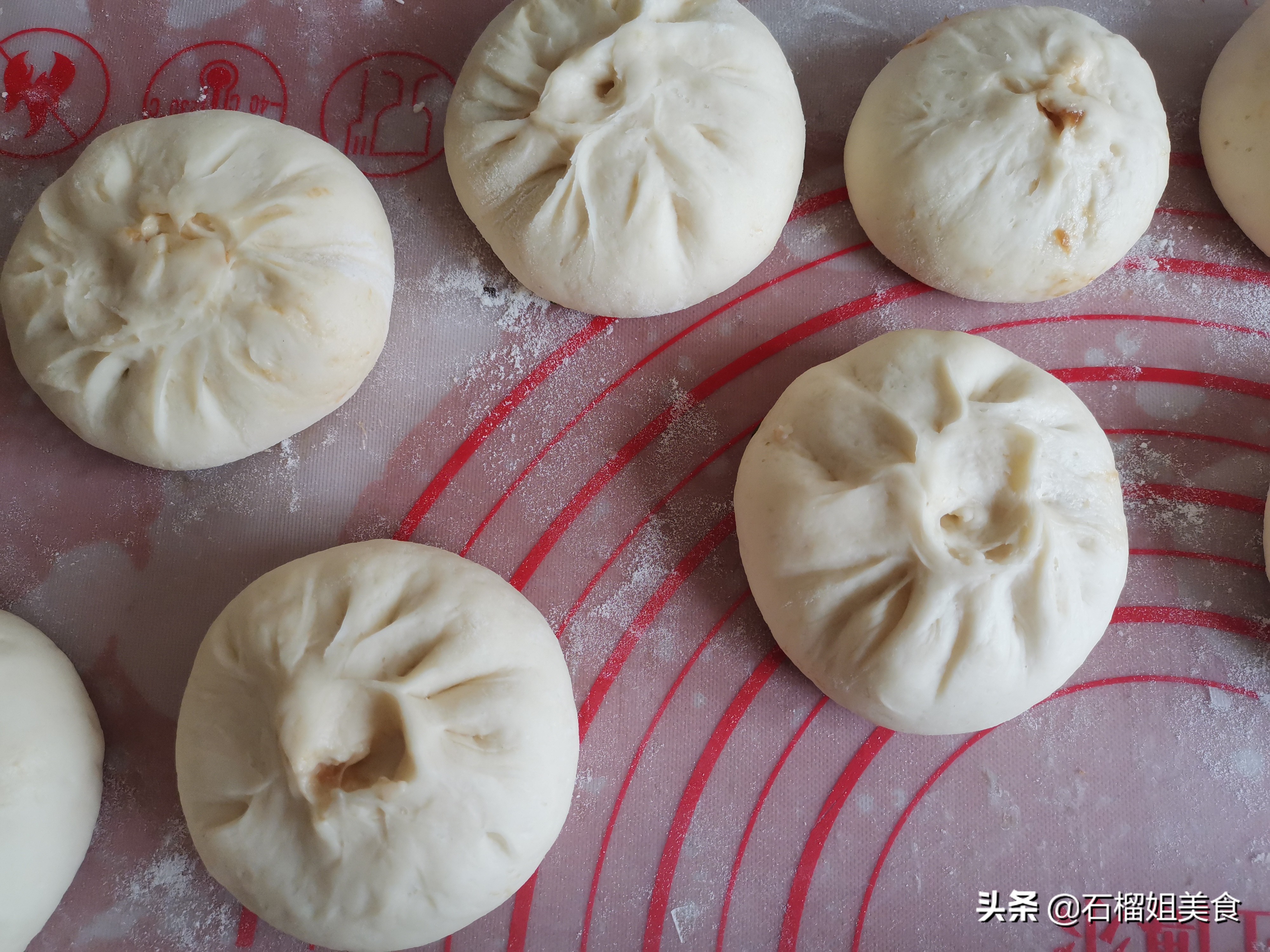 为什么蒸包子老是面烫了一样,包子馒头如何揉面才会蓬松