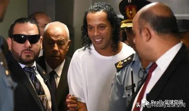 罗纳尔迪尼奥被判几年,罗纳尔迪尼奥领衔的巴西