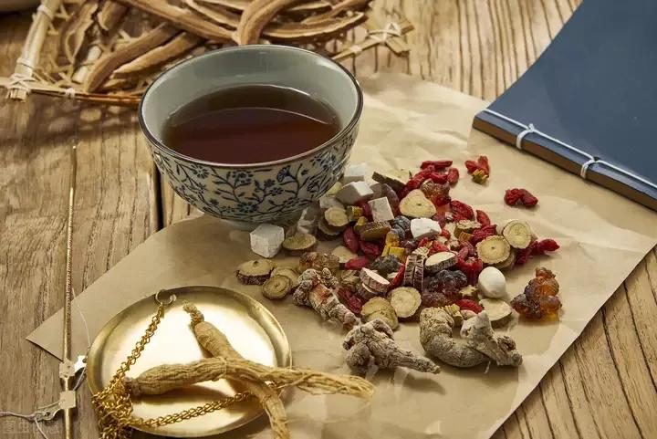 夜晚发热中医治疗,中医治疗不明原因反复发热