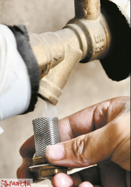 采暖暖气片为什么冷热不均,家用暖气片冷热不均