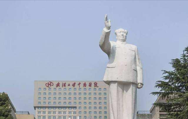 武汉大学和华中科技大学，985高校，实力依旧强，考上不简单