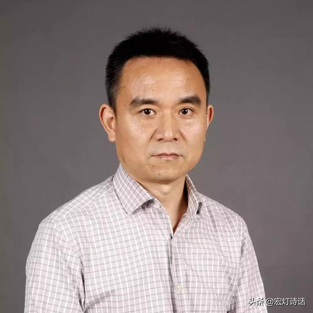 诗歌选读|安徽省宿州市萧县诗人陈忠村，灵魂把我葬在路灯中